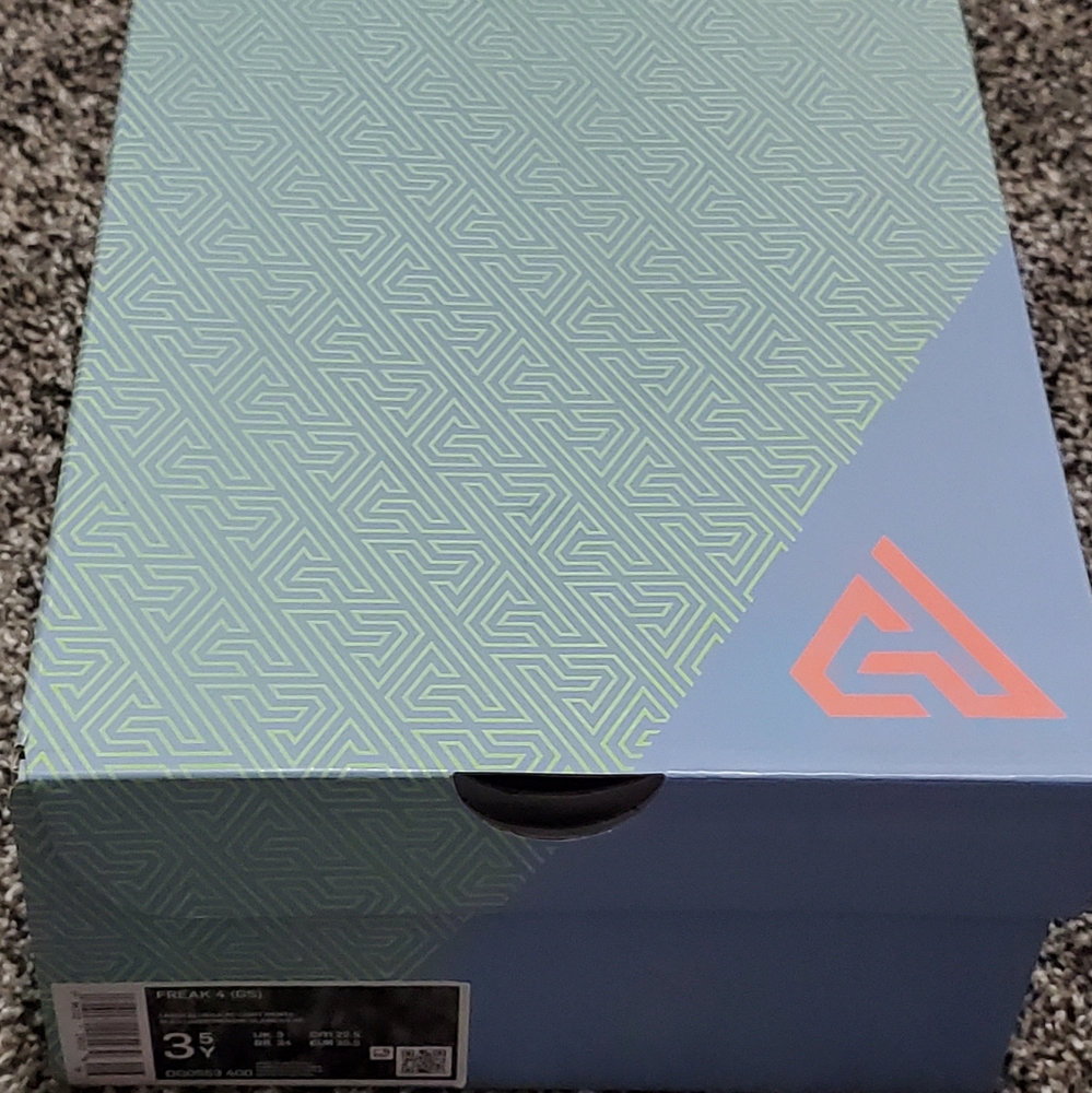 NIKE Zoom Freak 4 GS - BIRTHSTONE - Picture 7 of 9